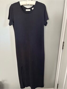 Women’s Black Short-Sleeve Midi Dress with Front Slit- Sleeping On Snow